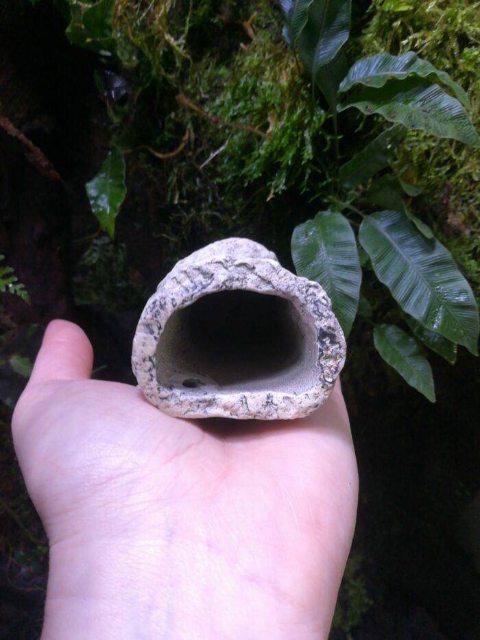 Cachette "Grotte imitation roche" en céramique – Image 2