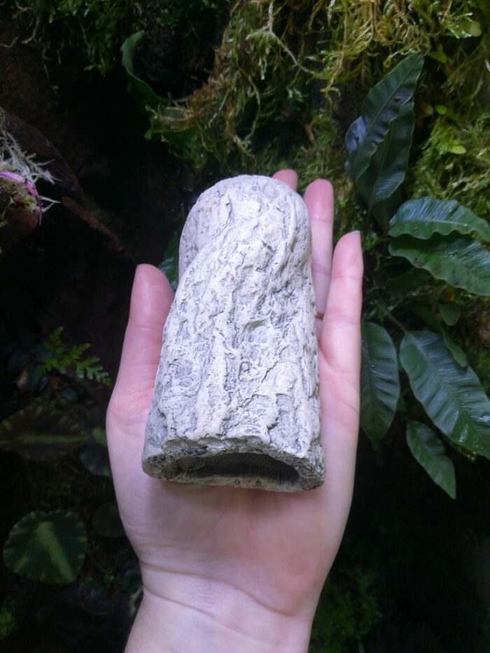 Cachette "Grotte imitation roche" en céramique